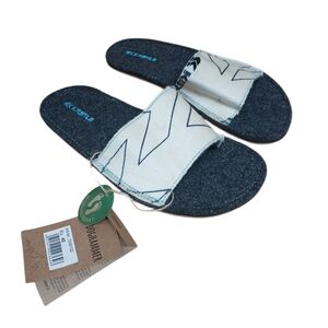 Kastle NWT Doghammer Gray and Cream Fabric Slide Sandals Size 42